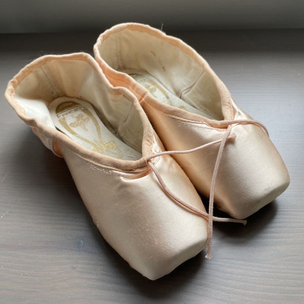 Freed Classic Pointe Shoes Crown Maker 4.5 XX Deep Vamp